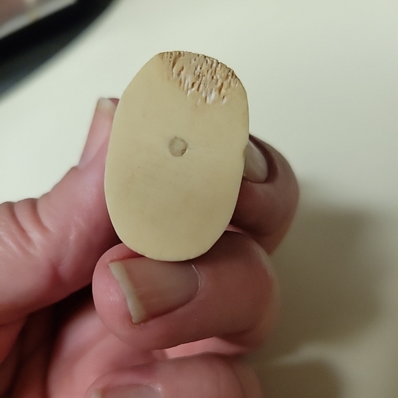 Genuine ivory like figurine of a child. - Picture 3 of 6